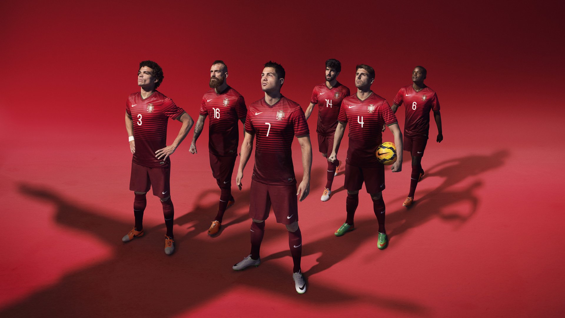 运动员焦点:球员的日常训练与生活揭秘,职业球员日常训练